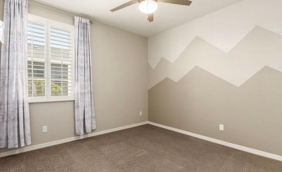Building Photo - 5024 N 84th Dr