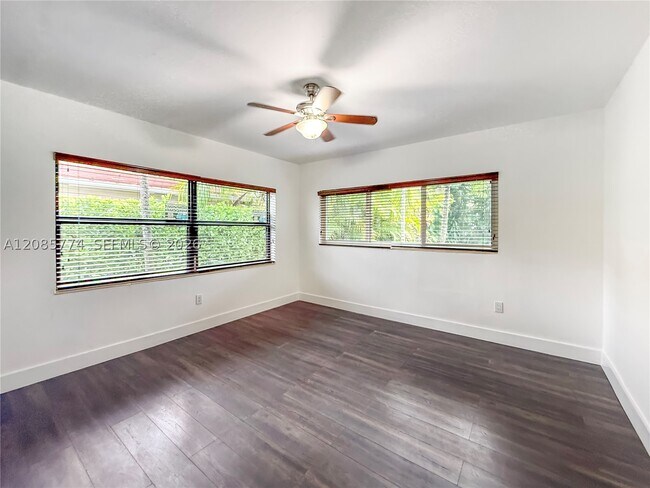 Building Photo - 3128 Coconut Grove Dr