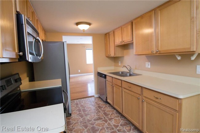 Building Photo - 27081 Farmbrook Villa Dr