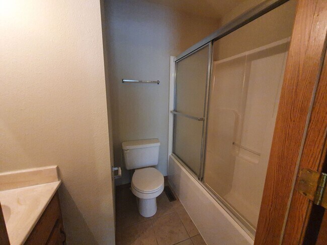Building Photo - 20390 Skyview Dr
