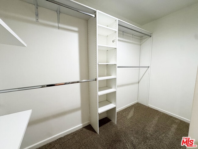 Building Photo - 10520 Wilshire Blvd