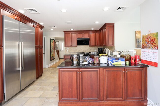 Building Photo - 11 Otsego Ave