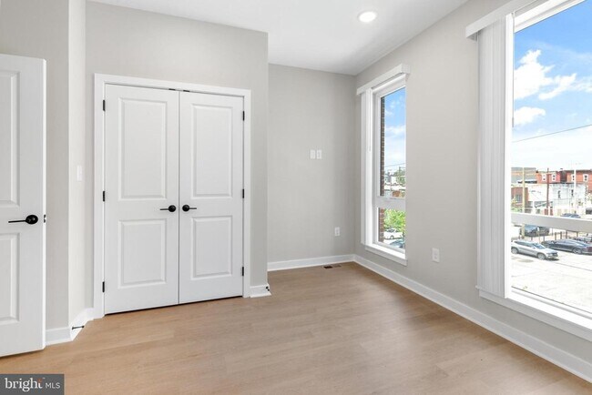 Building Photo - 2344 W Seybert St