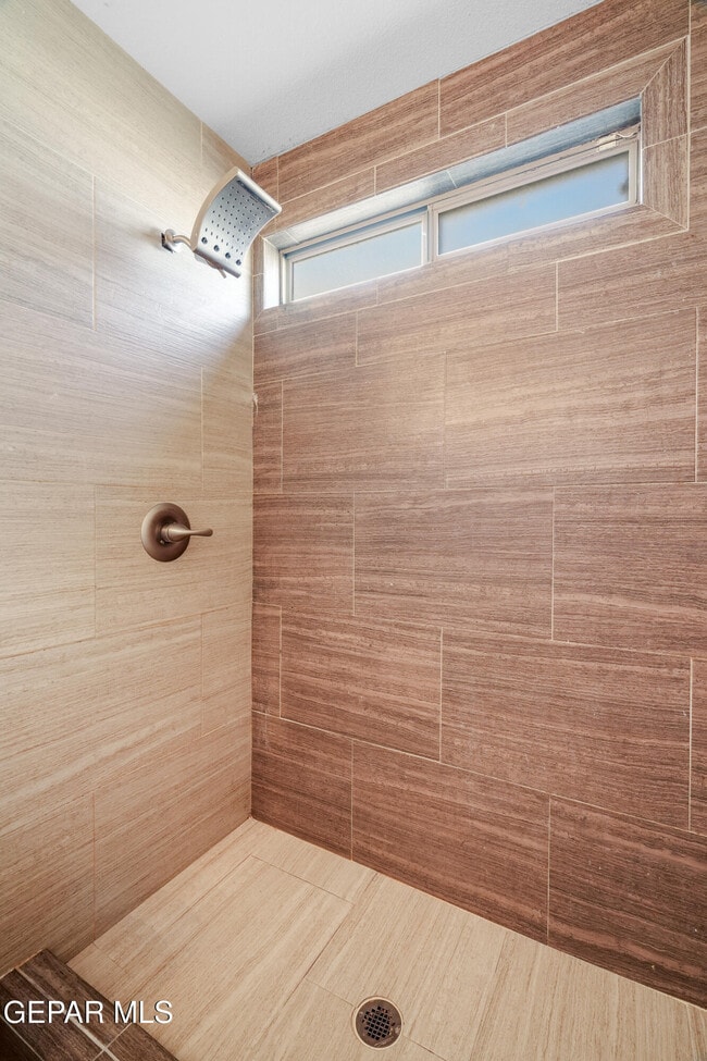 Building Photo - 14141 Tierra Leona Dr