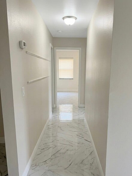 Building Photo - 355 Springdale Dr