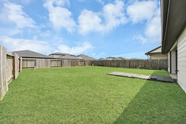 Building Photo - 28930 Yulee Mill Dr