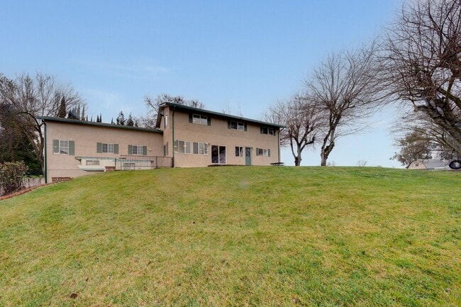 Building Photo - 12707 Leo Ln