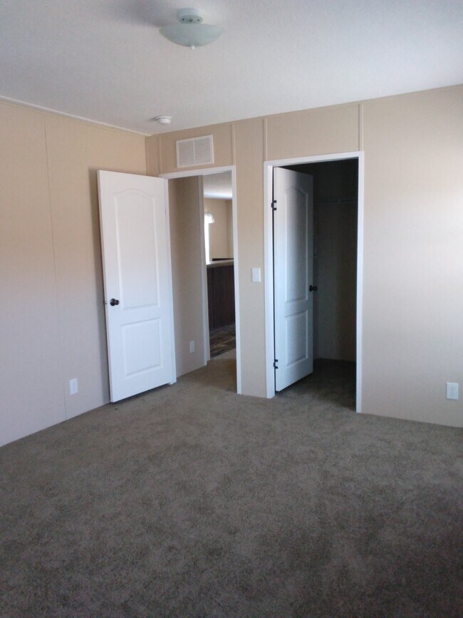 Building Photo - 818 W Grantville Rd