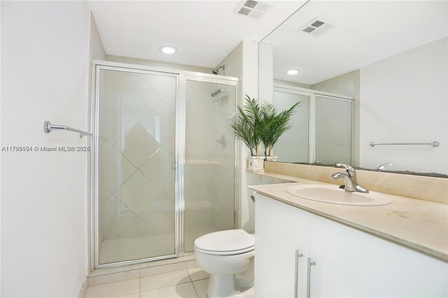 Building Photo - 325 Biscayne Blvd