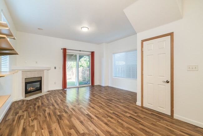 Building Photo - Super clean 3-bdrm/2-bath home in Kenton—C...
