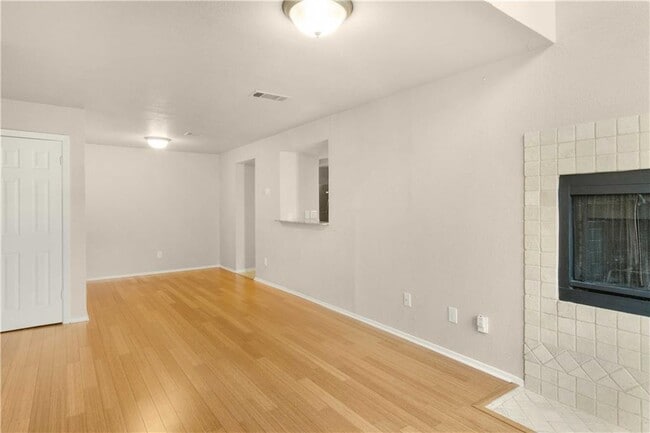 Building Photo - 3627 Menchaca Rd