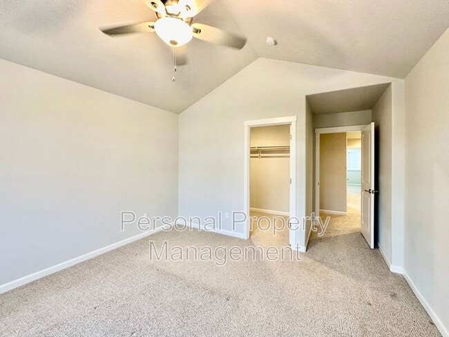 Building Photo - 11323 NE 25th St