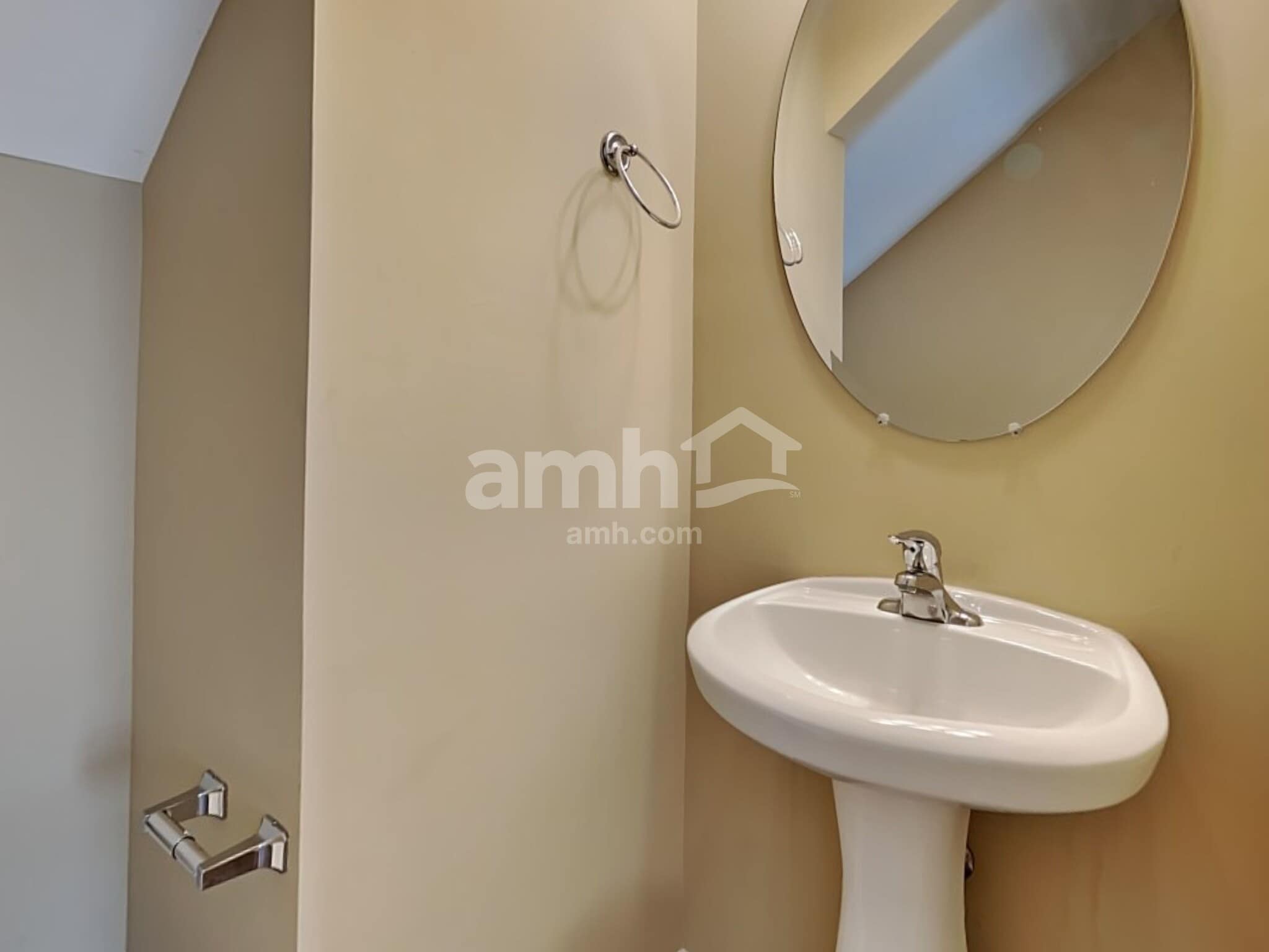 Building Photo - 250 Westbrooke Rd