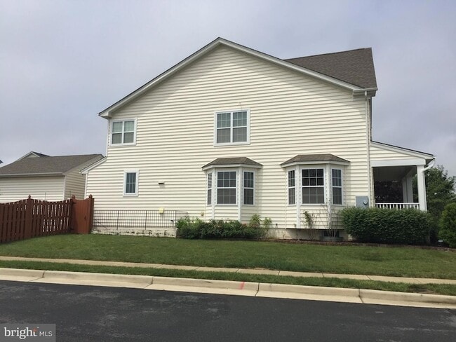 Building Photo - 43165 Barnstead Dr