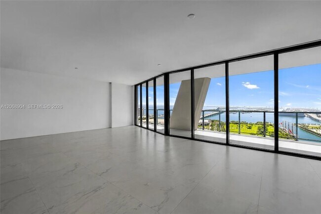 Building Photo - 1000 Biscayne Blvd