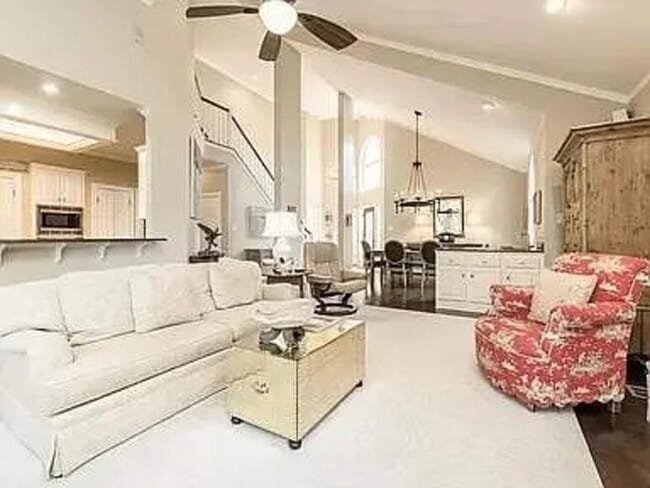 Building Photo - 5607 Courtyard Dr