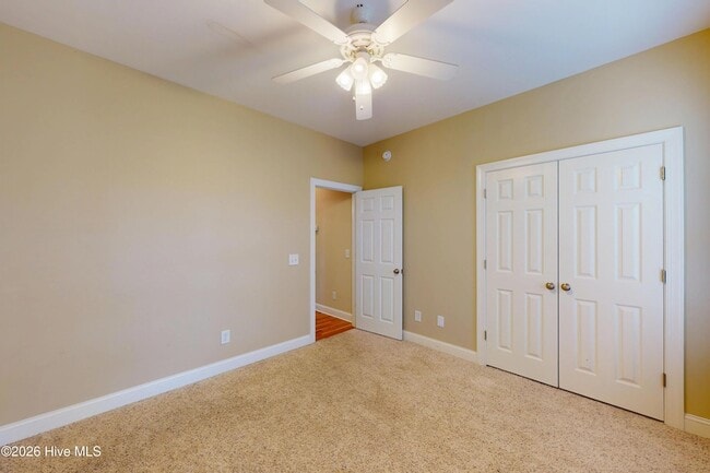 Building Photo - 3 Shenecossett Ln