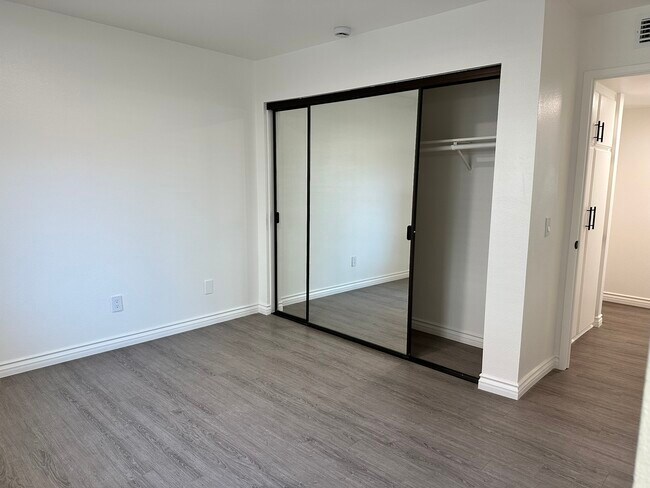 Building Photo - 28112 Mariposa