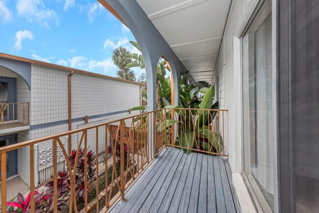 Building Photo - 4307 W Kennedy Blvd