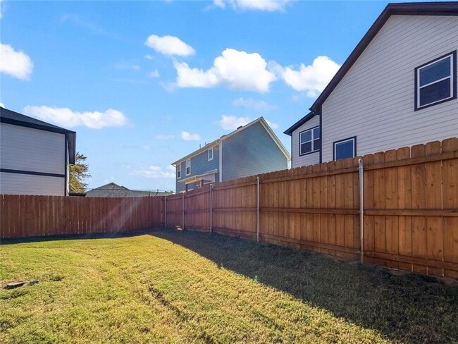 Building Photo - 2610 Crescent Ave