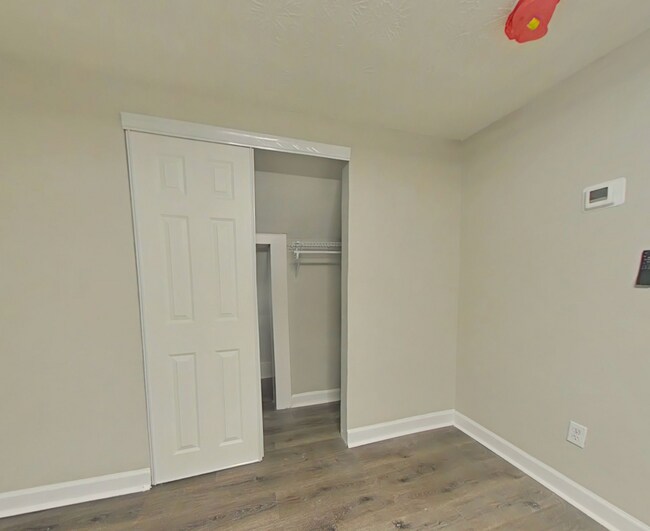 Building Photo - 249 Laurel Ave SW