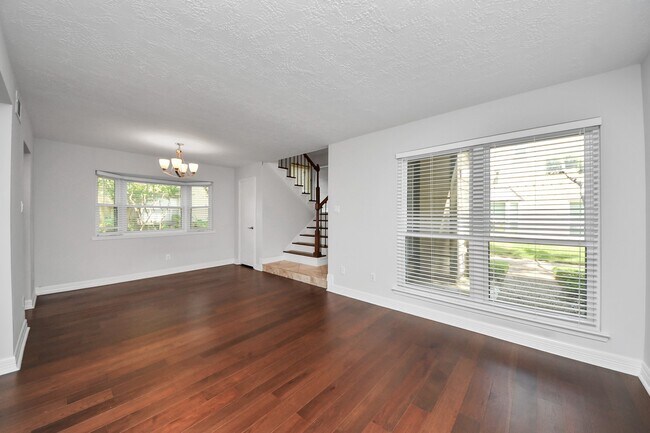 Building Photo - 742 Country Pl Dr