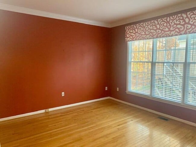 Building Photo - 110 Park Oaks Ct