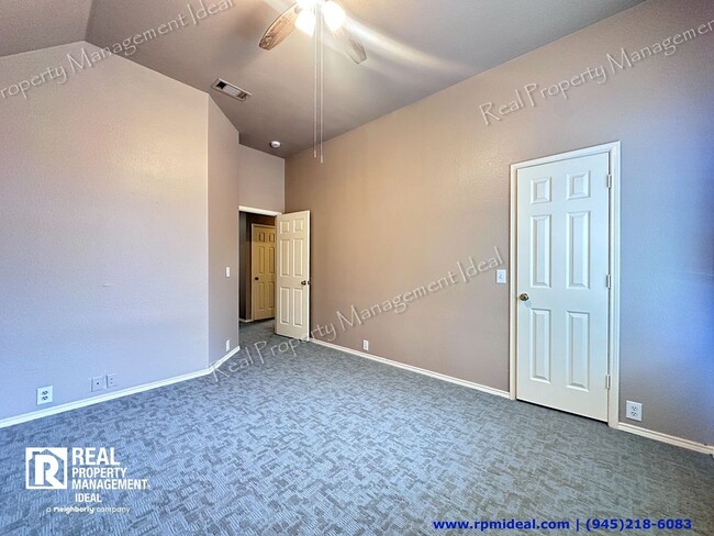 Building Photo - 8801 Vernon Ct