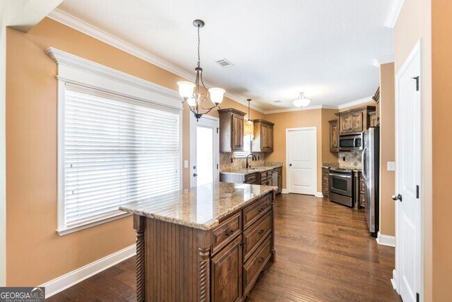 Building Photo - 203 Norfolk Cir