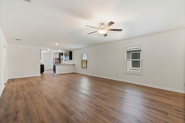 Building Photo - 15223 Telfaire Mdws