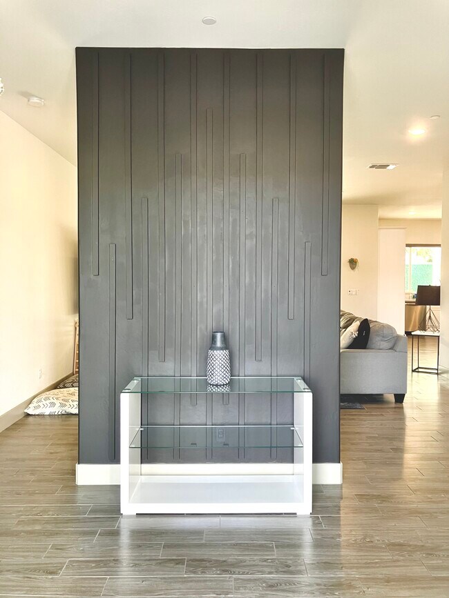 Building Photo - 9207 Manor Forest Ln