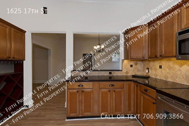 Building Photo - 1625 17th St