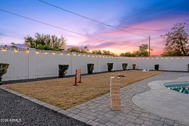 Building Photo - 8513 E Indianola Ave