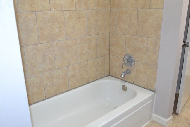 Building Photo - 9130 Autumn Harvest Dr