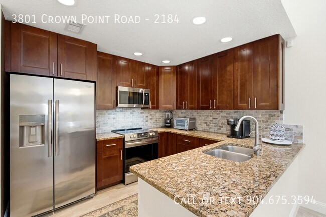 Building Photo - 3801 Crown Point Rd
