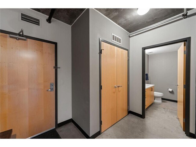 Building Photo - 730 N 4th St