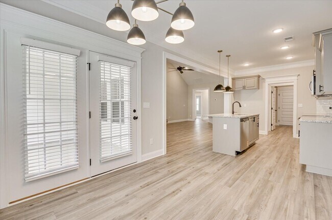 Building Photo - 136 Tanager Ln