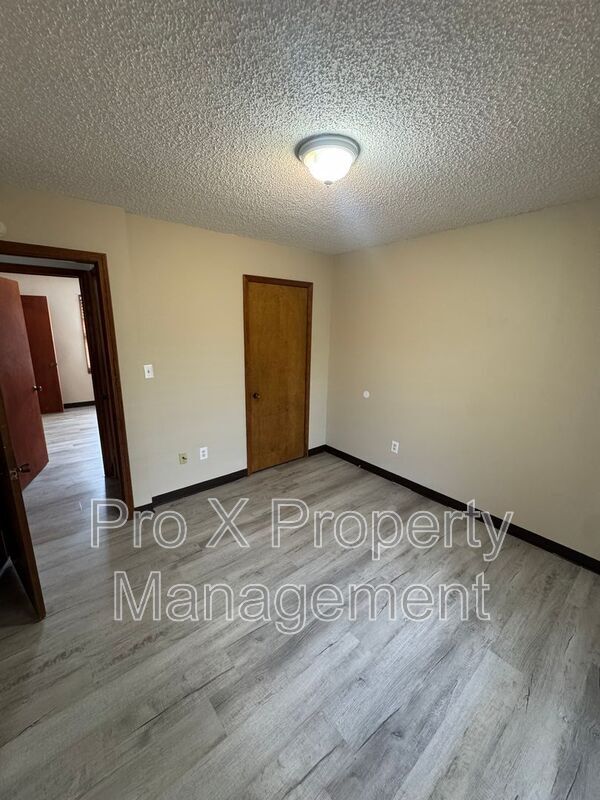 Building Photo - 753 S Campbell Ave