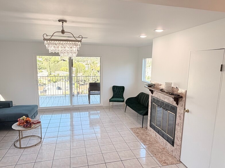 Building Photo - 1745 College View Pl