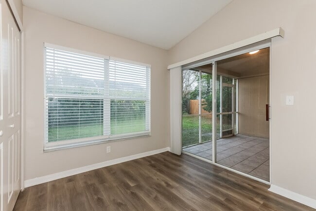 Building Photo - 9919 Stockbridge Dr