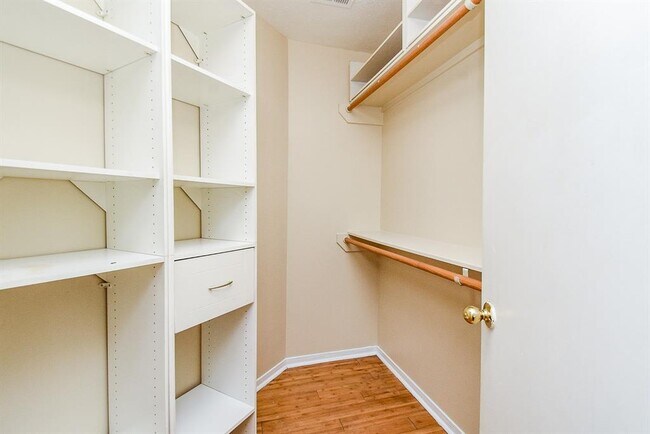 Building Photo - 11102 Kentington Oak Dr