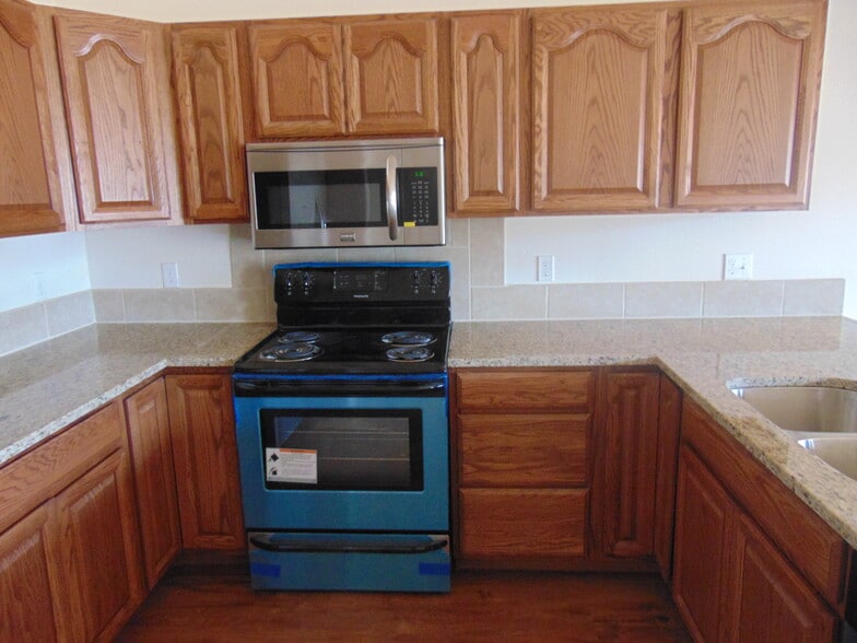 Building Photo - 623 Zuni St