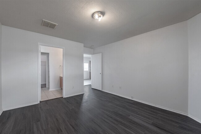 Building Photo - 14423 Benningcrest Ln