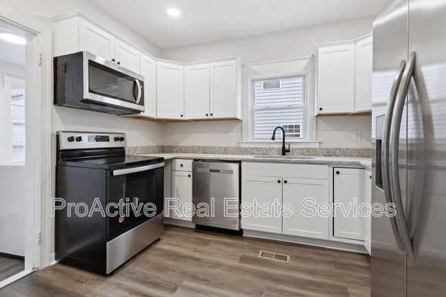 Building Photo - 1307 Holly Ave