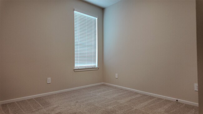 Building Photo - 14190 Granger Pointe Ln