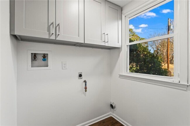 Building Photo - 1106 Aurora Ct