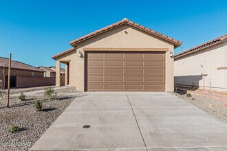Building Photo - 9253 N Agave Gold Rd
