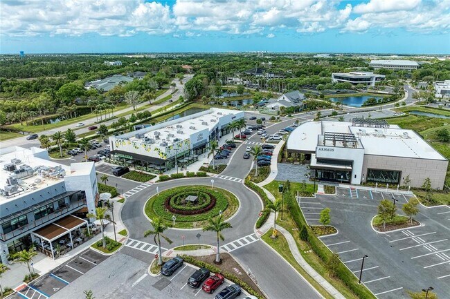 Building Photo - 8143 Miramar Way