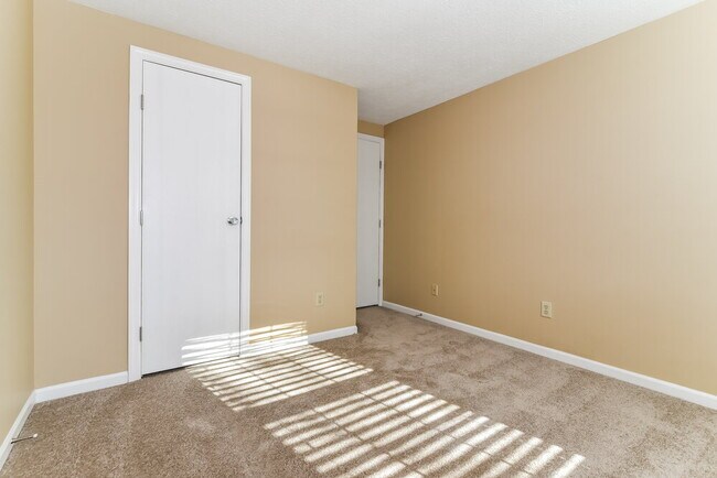 Building Photo - 7551 Rogers Dr