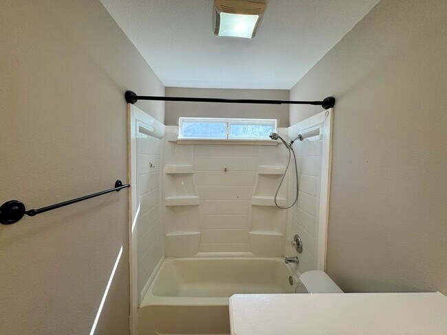 Building Photo - 219 Crystal Knoll Blvd